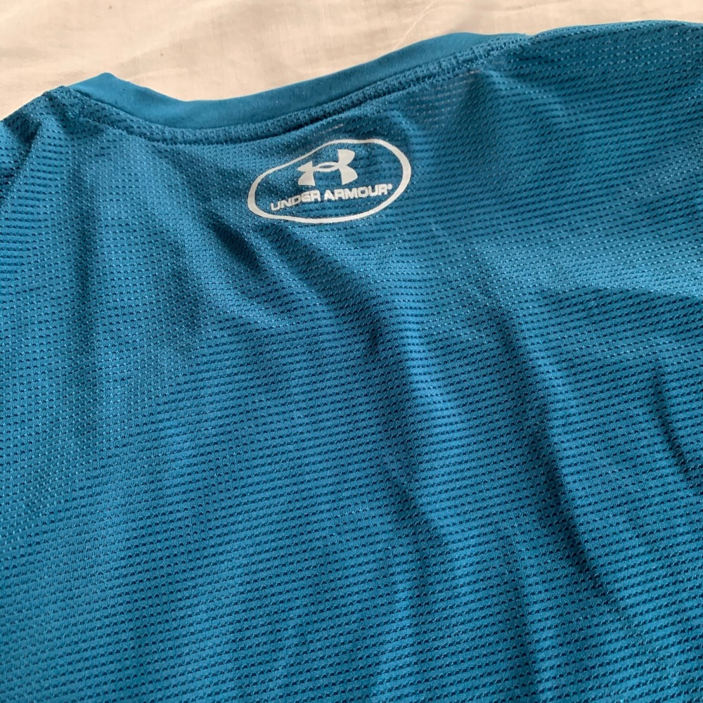 NWOT UA Heatgear Shirt - Picture 6 of 6